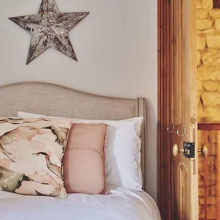 Large Stylish Luxury Cotswold Cottage - Ideal For Families, W/ Ev Charging Andoversford Eksteriør bilde