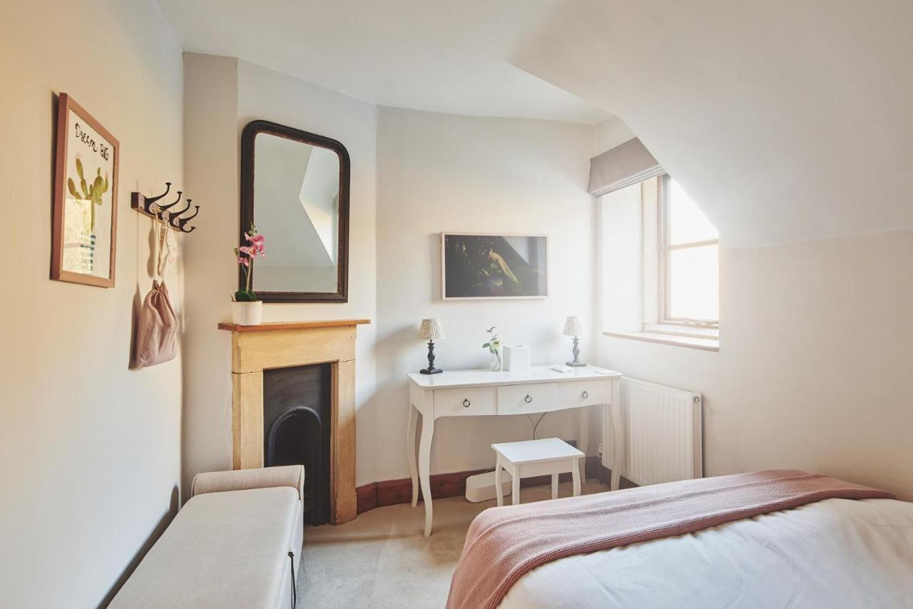 Large Stylish Luxury Cotswold Cottage - Ideal For Families, W/ Ev Charging Andoversford Eksteriør bilde