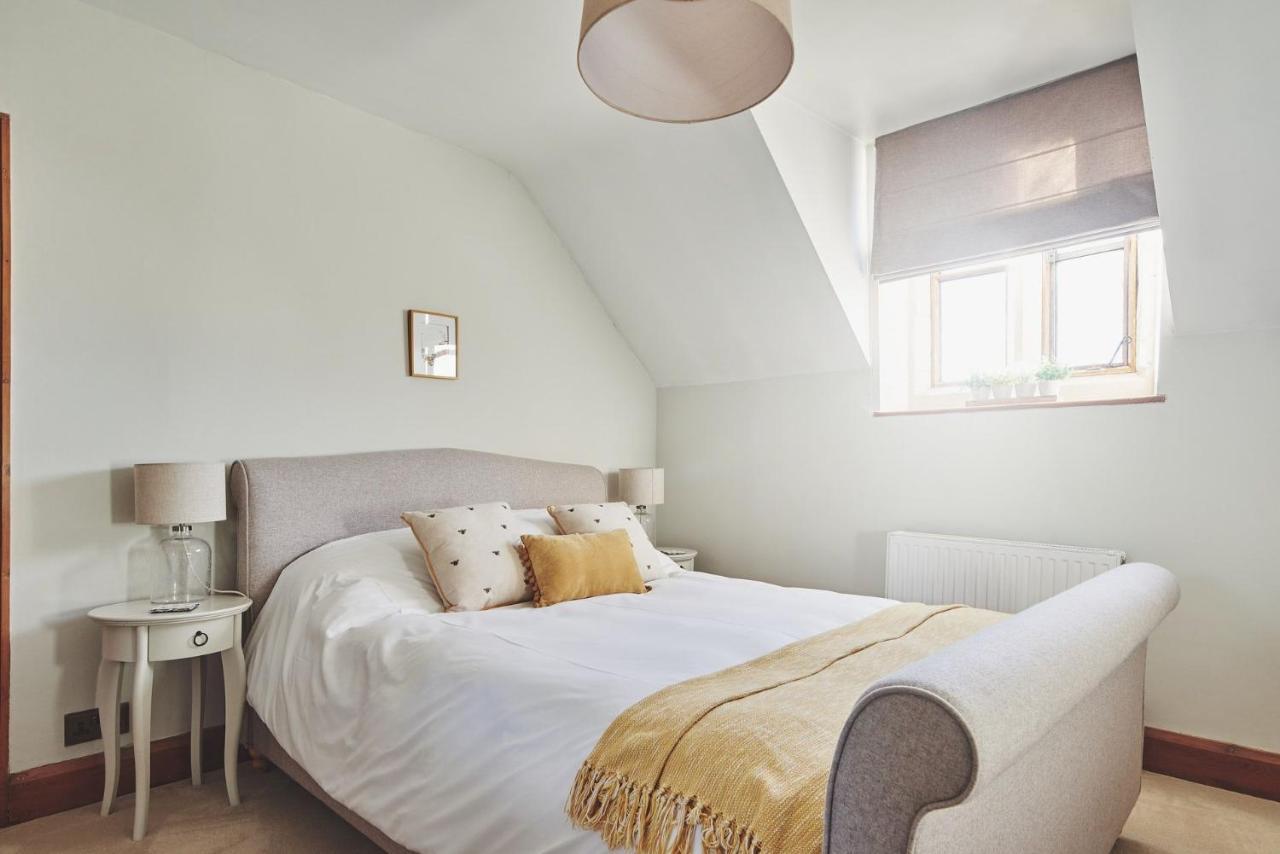 Large Stylish Luxury Cotswold Cottage - Ideal For Families, W/ Ev Charging Andoversford Eksteriør bilde