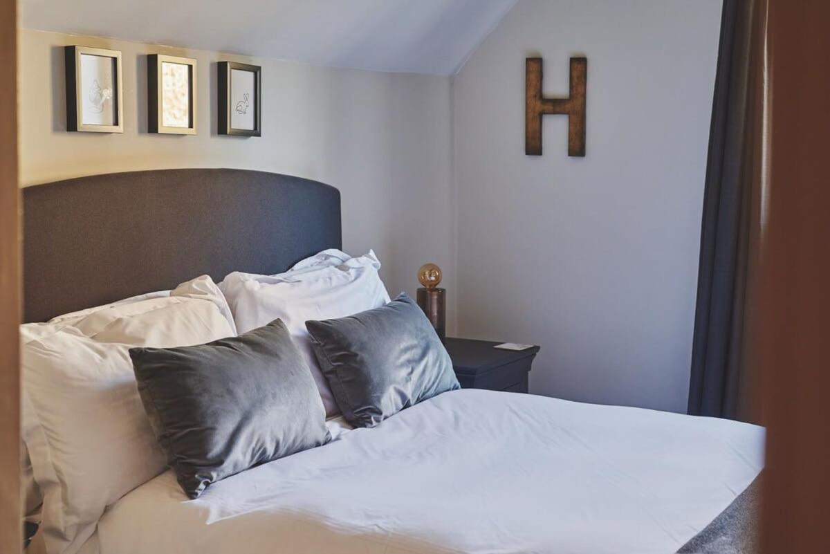 Large Stylish Luxury Cotswold Cottage - Ideal For Families, W/ Ev Charging Andoversford Eksteriør bilde