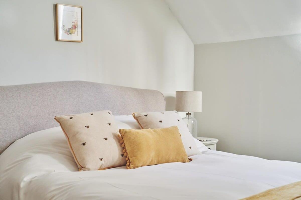 Large Stylish Luxury Cotswold Cottage - Ideal For Families, W/ Ev Charging Andoversford Eksteriør bilde