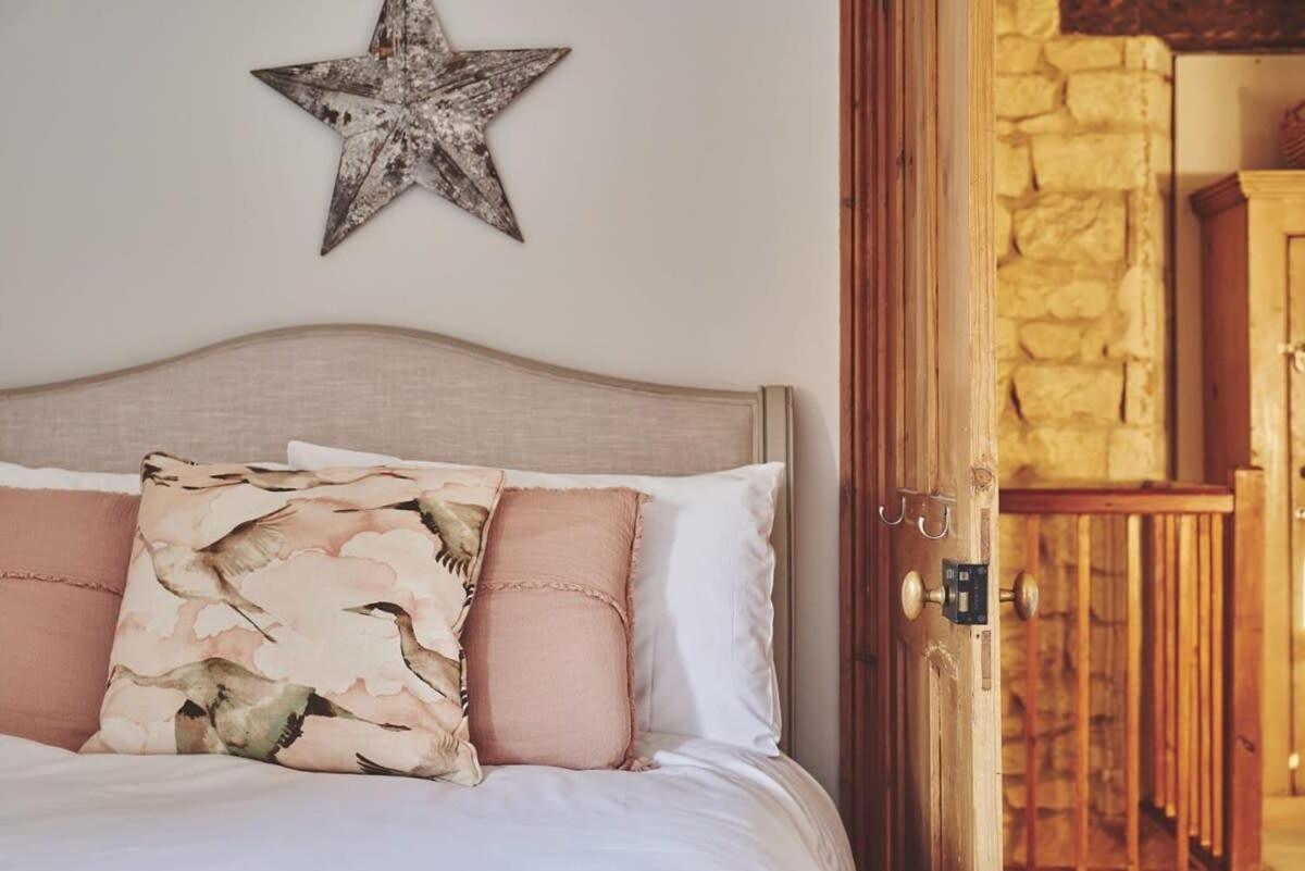 Large Stylish Luxury Cotswold Cottage - Ideal For Families, W/ Ev Charging Andoversford Eksteriør bilde