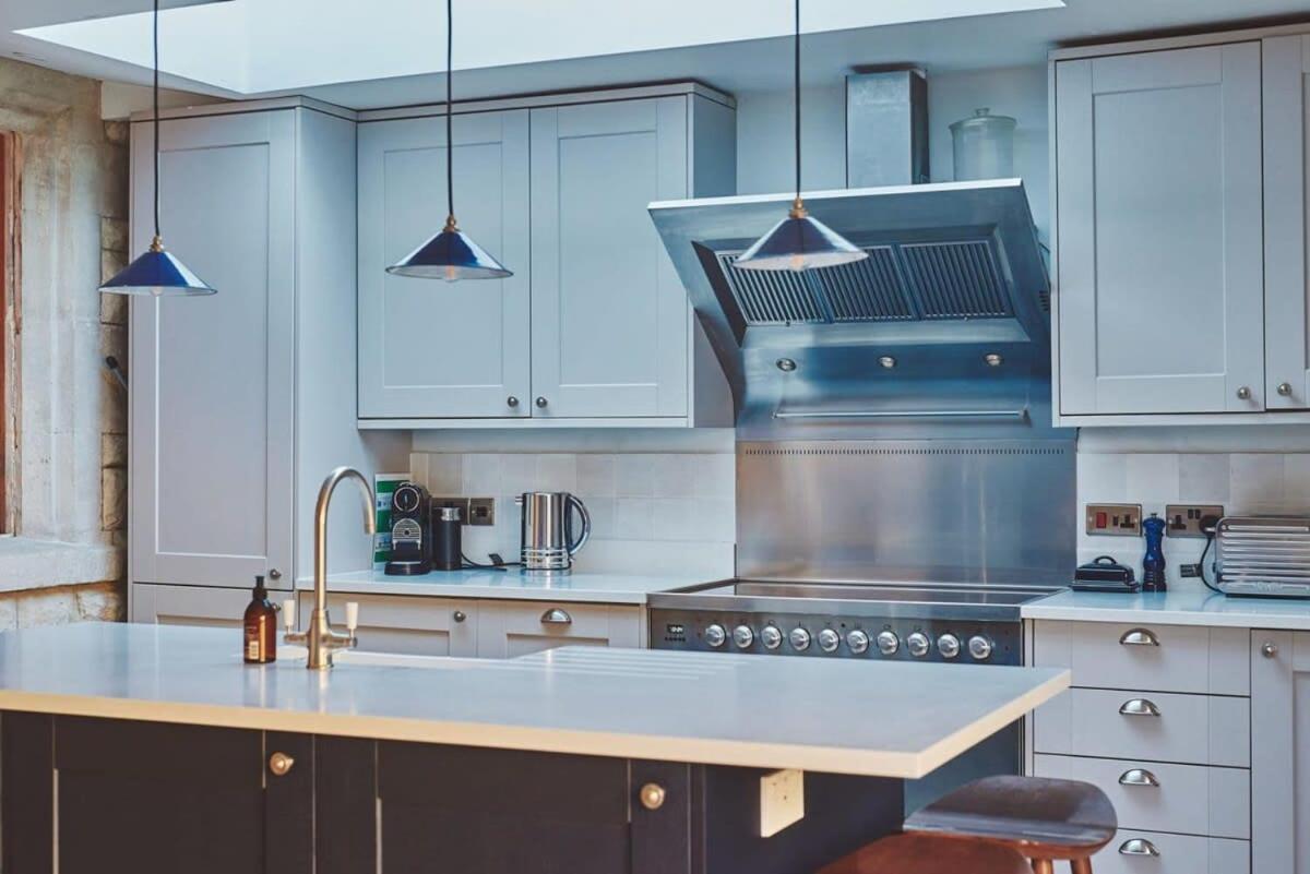 Large Stylish Luxury Cotswold Cottage - Ideal For Families, W/ Ev Charging Andoversford Eksteriør bilde