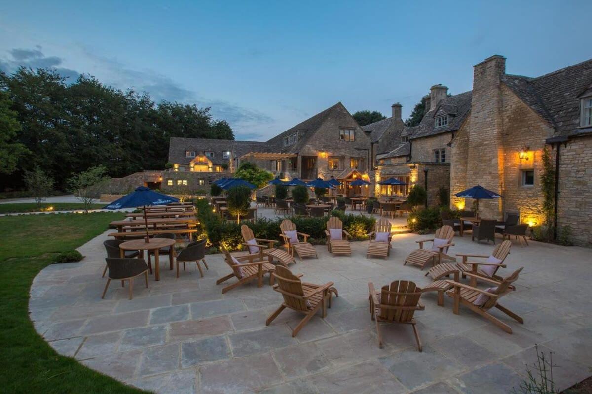Large Stylish Luxury Cotswold Cottage - Ideal For Families, W/ Ev Charging Andoversford Eksteriør bilde
