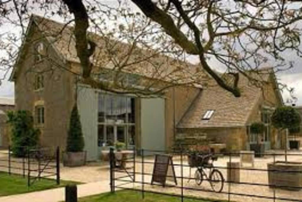 Large Stylish Luxury Cotswold Cottage - Ideal For Families, W/ Ev Charging Andoversford Eksteriør bilde
