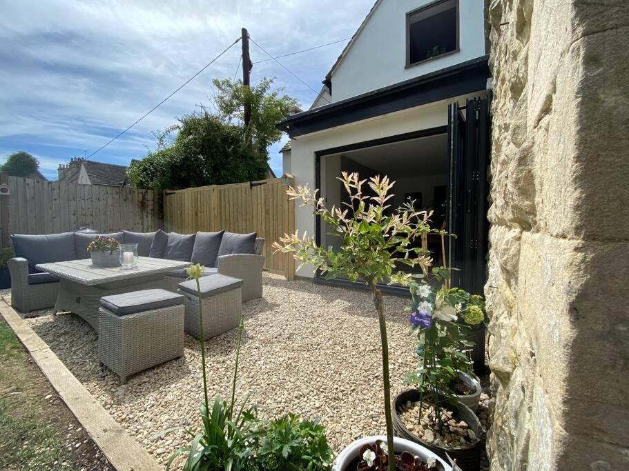 Large Stylish Luxury Cotswold Cottage - Ideal For Families, W/ Ev Charging Andoversford Eksteriør bilde