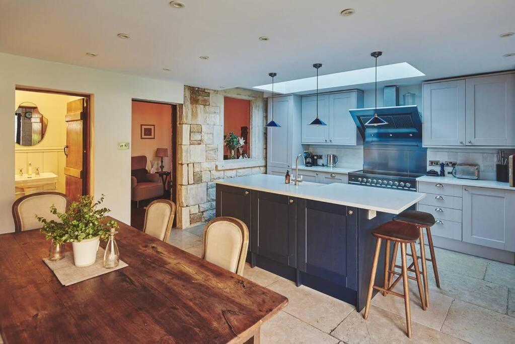 Large Stylish Luxury Cotswold Cottage - Ideal For Families, W/ Ev Charging Andoversford Eksteriør bilde